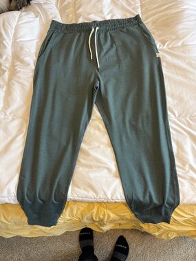 Vuori Green Drawstring Jogger Sweatpants - Brand new without tags